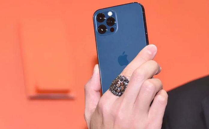 丰满苹果手机维修分享iPhone12系列重启方法教程 
